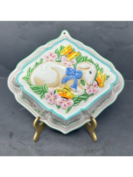 Franklin Mint Other - LE CORDON BLEU LAMB Butterflies Porcelain Mould Wall Decor Franklin Mint